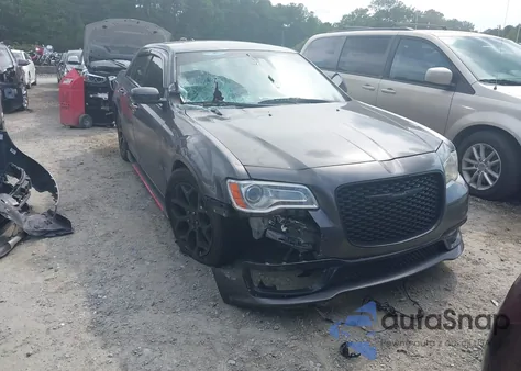 2016 Chrysler 300 Anniversary Edition z USA, uszkodzony, nr VIN 2C3CCAAG3GH224489